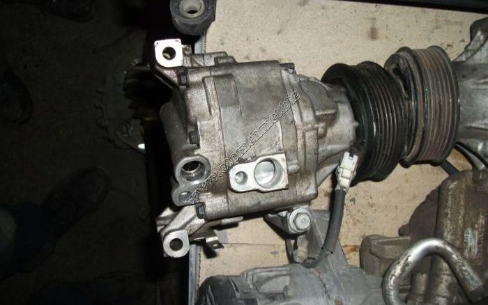 Toyota-Corolla-Cikma-Klima-Kompresoru-700×438